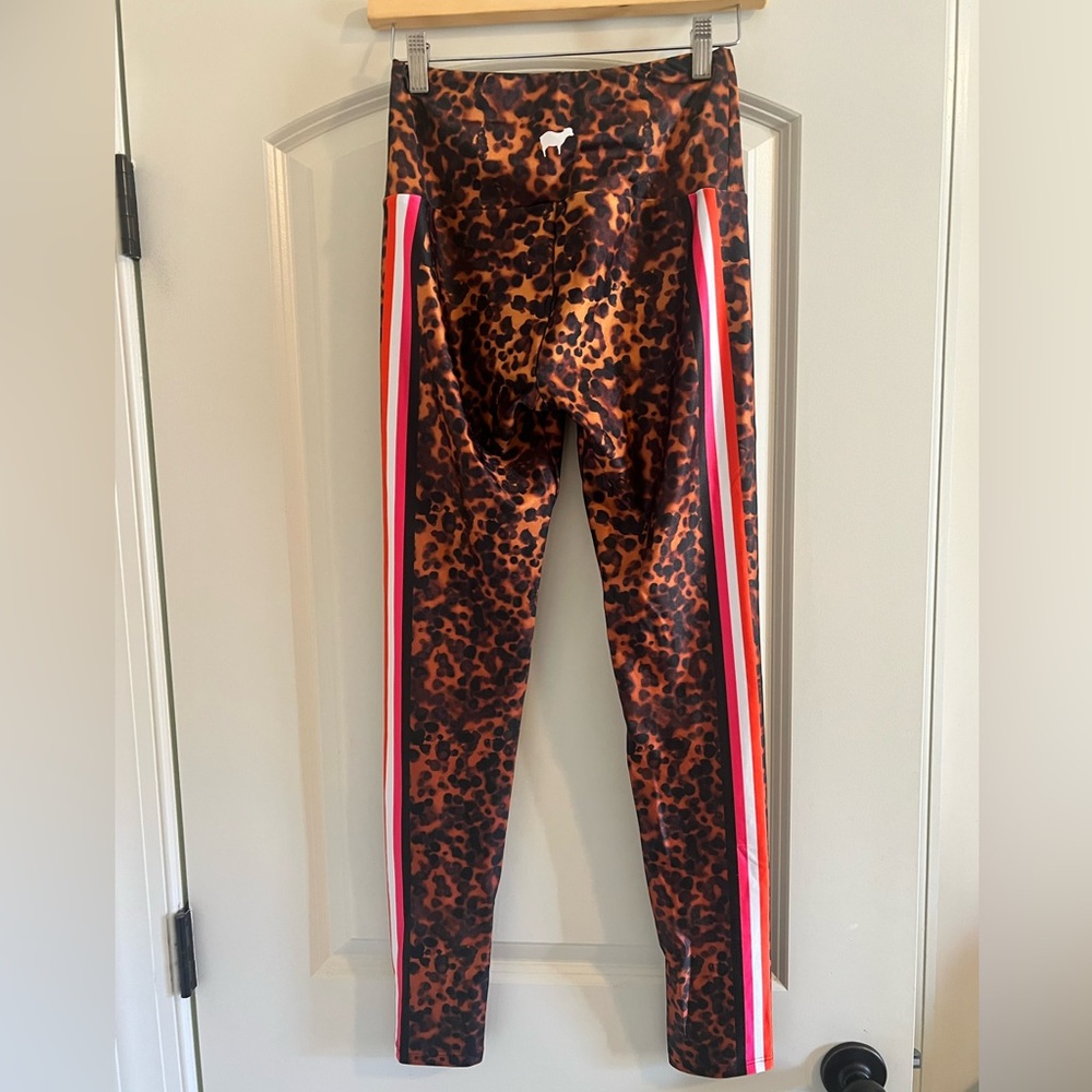 Like new! Goldsheep leopard print. Deep, gorgeous color and awesome feel